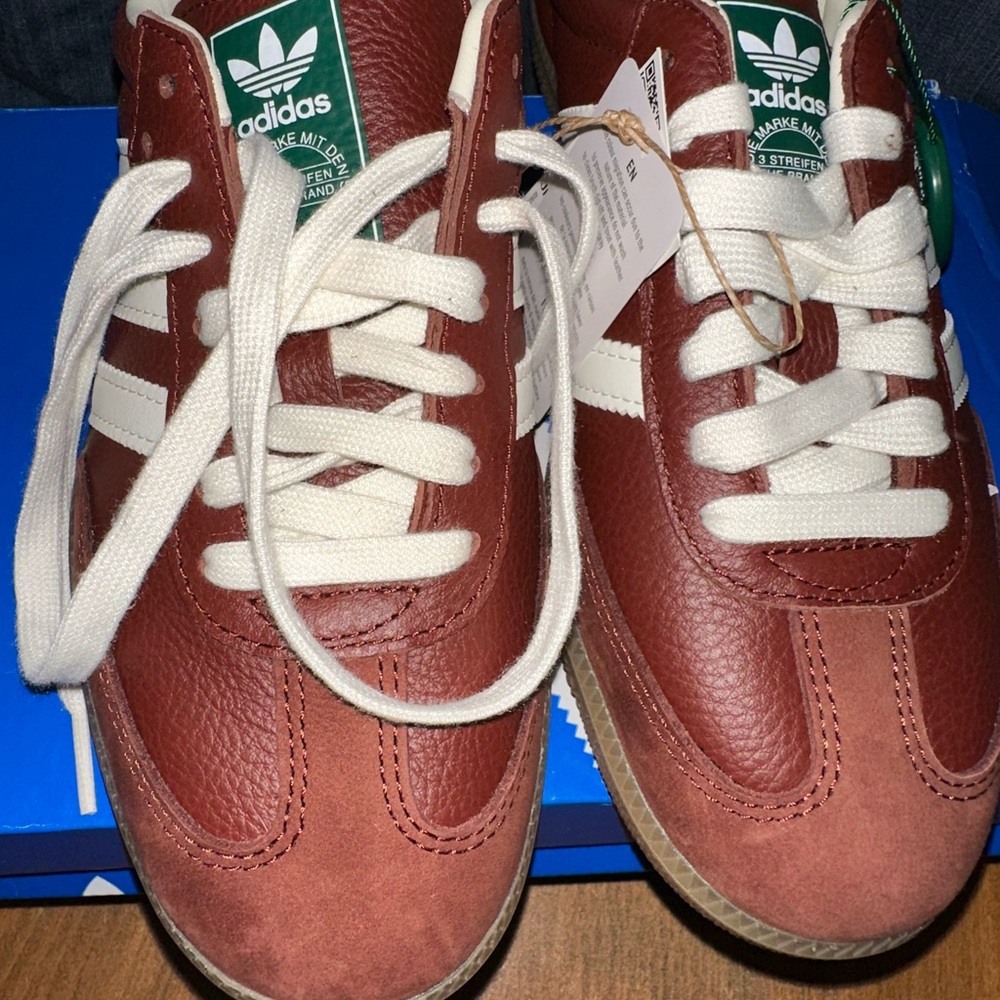 Adidas Samba Fox Brown men’s size 6.5.  NWT $100 purchased on stock x never worn